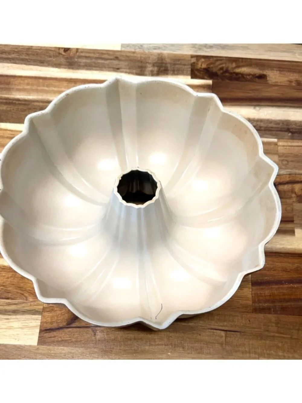 Vintage BUNDT Brand Fluted Tube Pan Harvest Gold Northland Aluminum Products USA